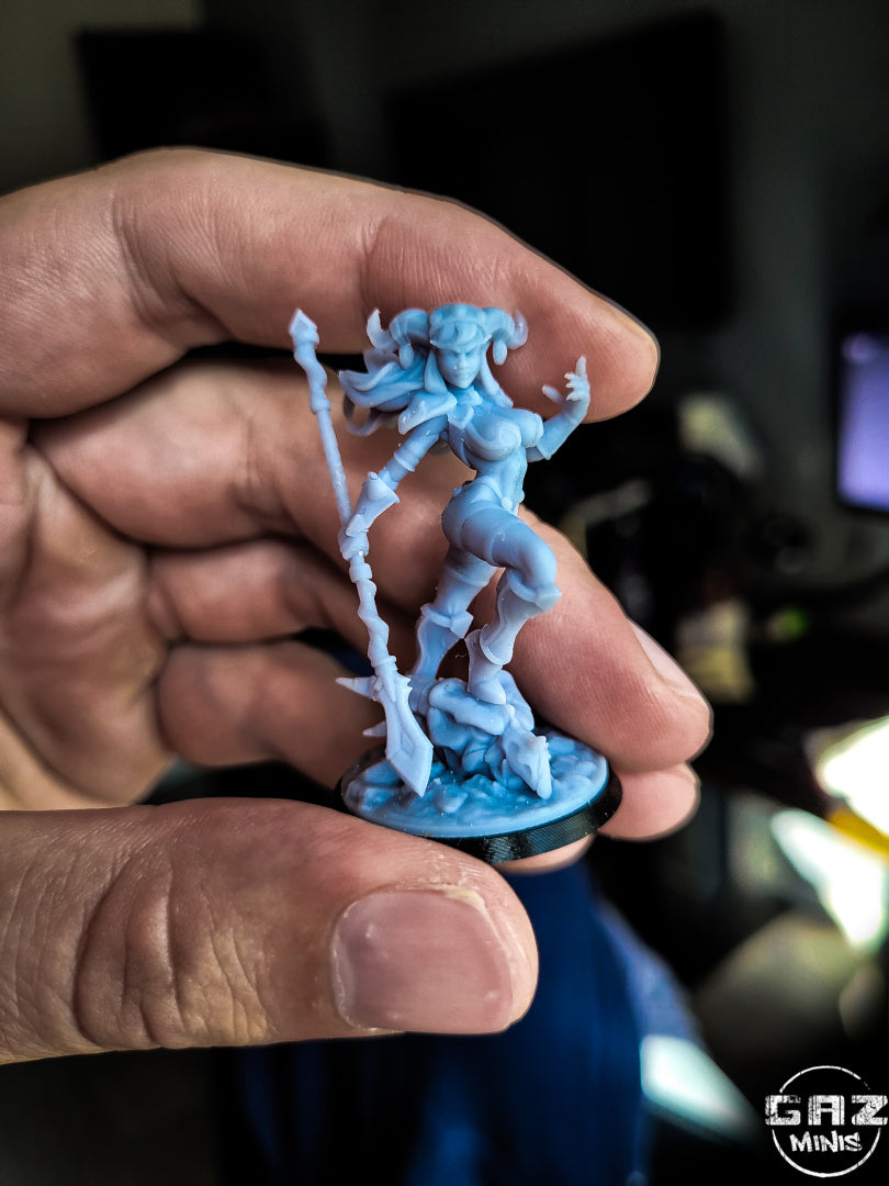 DragonQueen by Gaz Minis